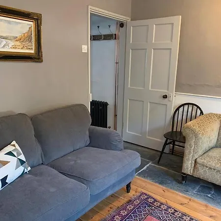 Lovely Beside Surf Beaches & Canal Bude
